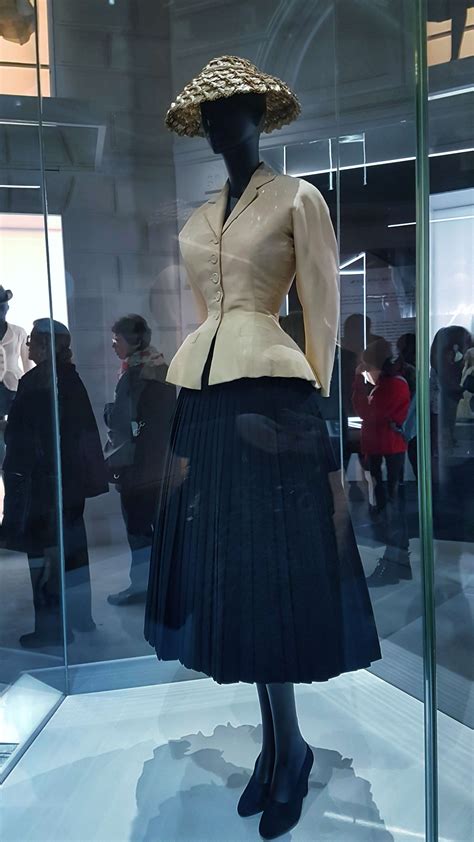 dior's bar suit